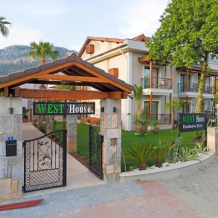 Hotel West House Exclusive 3*
