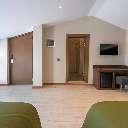 Hotel West House Exclusive 3*