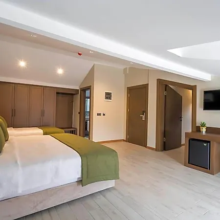 Hotel West House Exclusive 3*