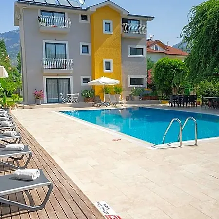 Hotel West House Exclusive 3*